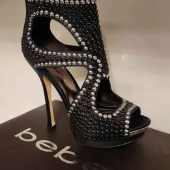 BEBE Cassandra Studded Booties Black/Silver Sz8 - Picture 5 of 5
